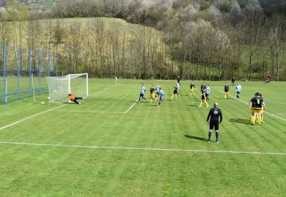 V posledním zápase sezony nestačili dorostenci na Veselí